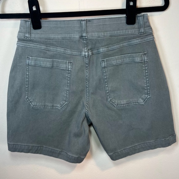 Spanx Stretch Twill 6" Shorts Hazy Gray Pull On Pockets Shaping Mid Rise Size XS - Picture 8 of 11